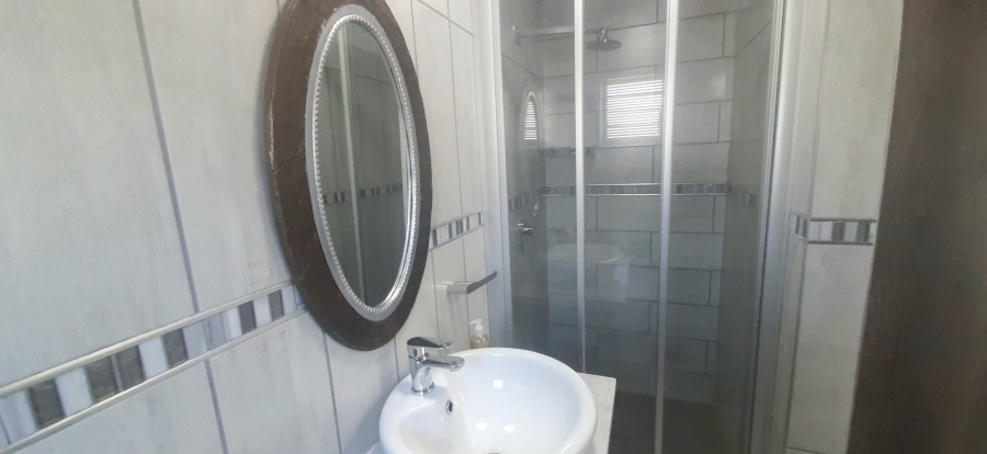 To Let 3 Bedroom Property for Rent in Albertinia Western Cape